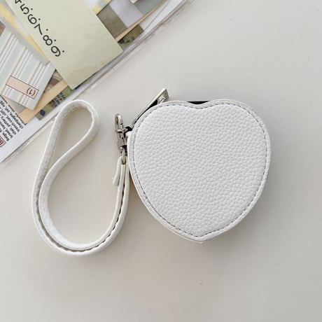 ハート型 小銭入れ AirPodsPro2/第3代ケース レザー ストラップ付  airpods保護カバー 耐久性あり シック ギフトにおすすめ[M3691]