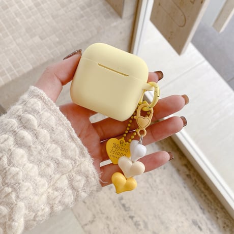 薄い黄色 Airpods Pro3ケース シリコン製 Airpods 4/3カバー  AirpodsPro2/1  充電口カバー付  ハートキーホルダー付 [M6125]