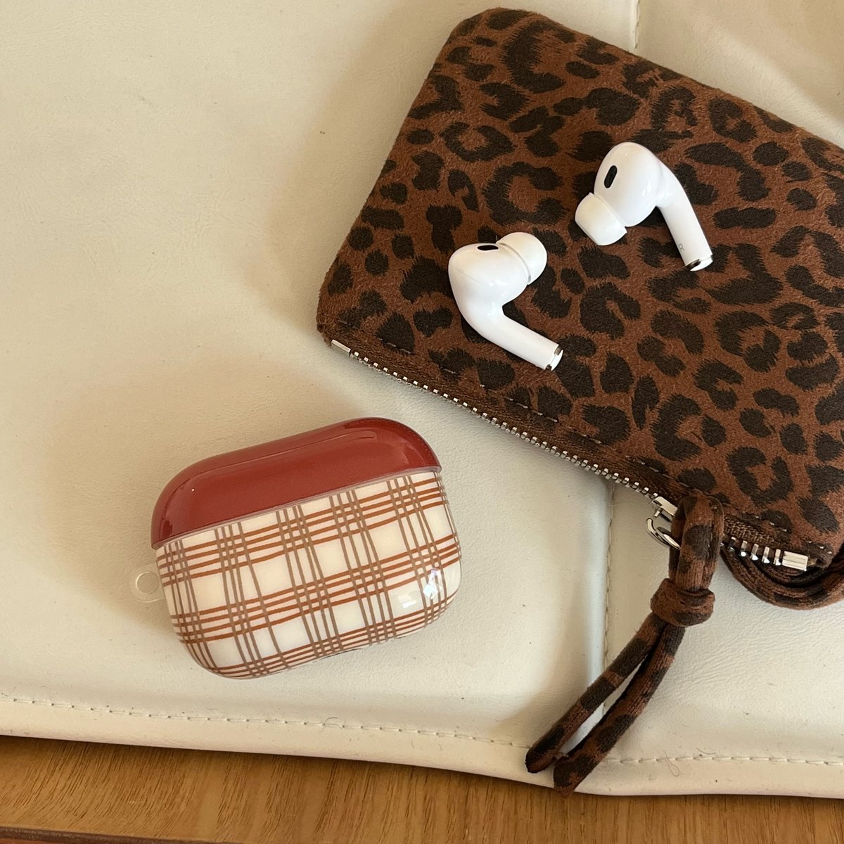 TOM FORD カモフラ柄 ストラップ付き AirPods ケース 楽天市場】airpods ケース 迷彩の通販