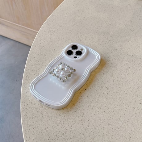 真珠/ジュエリーグリップ  iphone15/15Proケース うねうね キラキラ iphone14/13Pro/12カバー ホワイト トレンド感 ギフトにおすすめ[M3747]