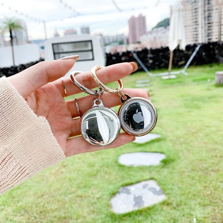 鏡面ツヤ感  AirTagケース  ソフト おすすめ 高品質 エアタグカバー  キーリング付き お揃い 頑丈 耐久性M552