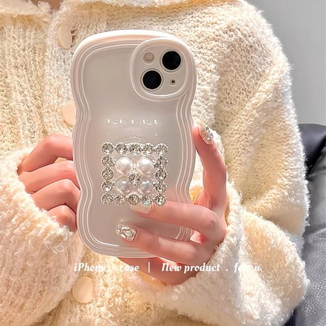 真珠/ジュエリーグリップ  iphone15/15Proケース うねうね キラキラ iphone14/13Pro/12カバー ホワイト トレンド感 ギフトにおすすめ[M3747]