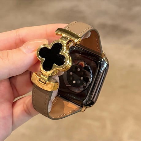 マグネット式 Apple watchバンド クローバー レザー アップルウォッチベルト  series11 10 98 7 6 SE3 SE2  Ultra3/ 2 高級感 耐久性ある[M6150]