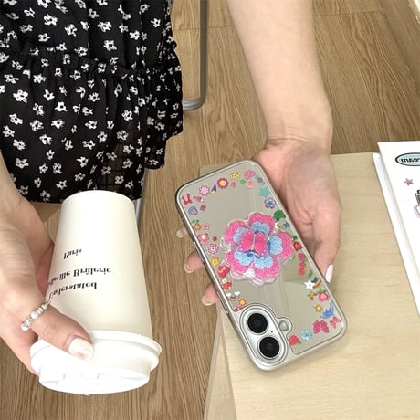 メイク鏡 iPhone16pro/16ケース 花/蝶グリップ iphone15pro/14/13proカバー 大人可愛い 春夏向け 便利[M5167]
