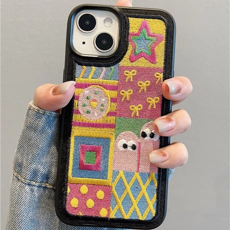 iPhone15/15proケース 刺繡入り 可愛い iPhone14/13proカバー 高級感 秋冬トレンドケース [M3515]