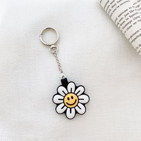 笑顔の花 AirTagケース  sunflower 可愛い エアタグカバー  キーホルダー付きソフトケース 耐久性ありM576