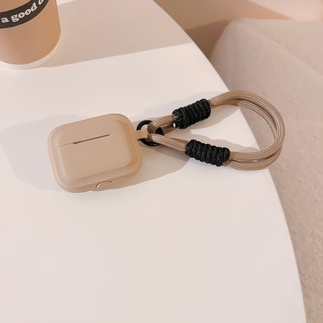【Airpods 4】ストラップ付 AirpodsPro2ケース  シンプル風  airpods3カバー かわいい お揃い 全面保護 シリコン [M3579]