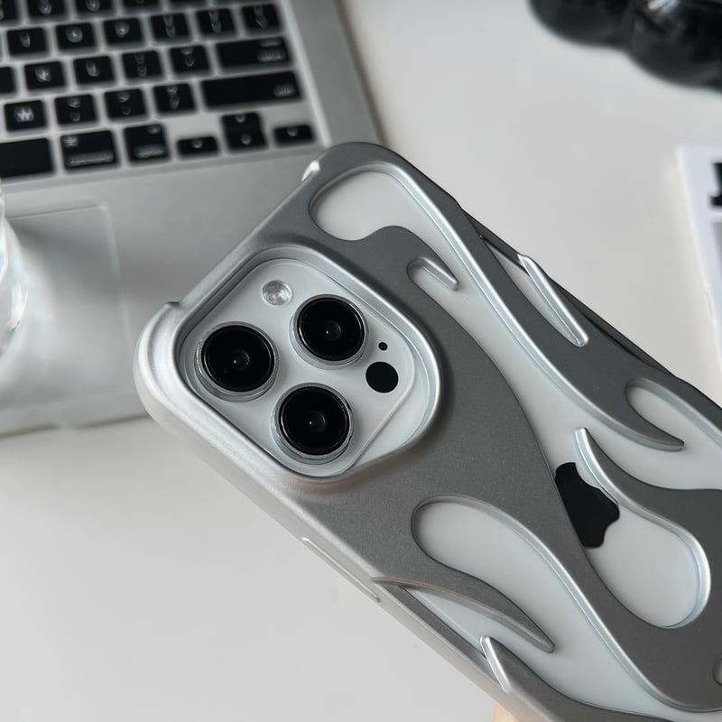 放熱 iPhone16pro/15promaxケース 透かし彫り iPhone14promax