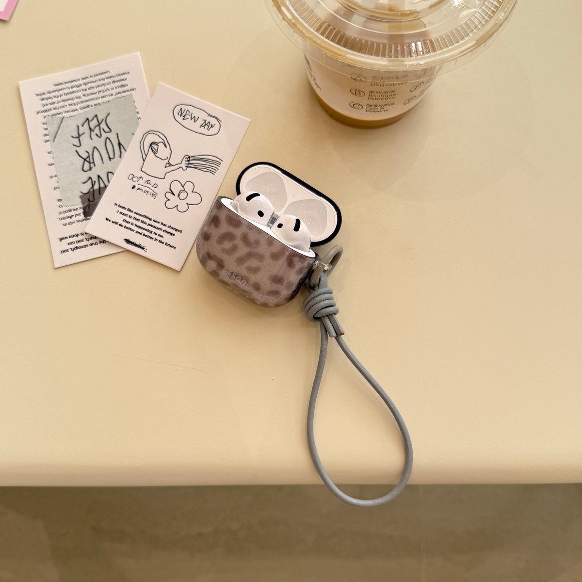 ヒョウ柄 Airpods 4ケース レザーストラップ付 Airpodspro2/pro