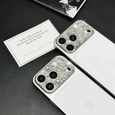 真珠/花/蝶デコ カメラ保護カバー iPhone17ProMax iPhone17Pro 豪華 おしゃれ 可愛い 使いやすい[M6514]