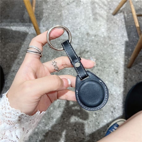 AirTagケース  レザー おすすめ  頑丈なエアタグカバー  キーホルダー付き 純正  耐久性 シンプル M542