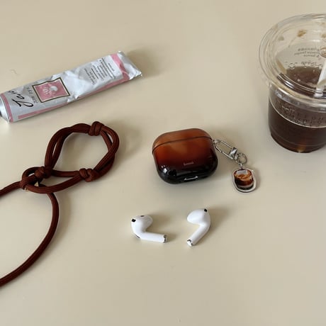 ぼかし Airpods 4ケース 琥珀色 光沢感 Airpodspro2/proカバー Airpods3/2 コーヒーカップとストラップ付[M4857]