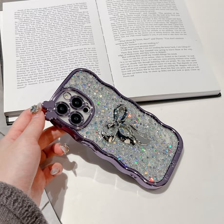 リボン iPhone16pro/16ケース うねうね グリッター iphone14/13pro/12proカバー 女子力アップ キラキラ おしゃれ[M4896]
