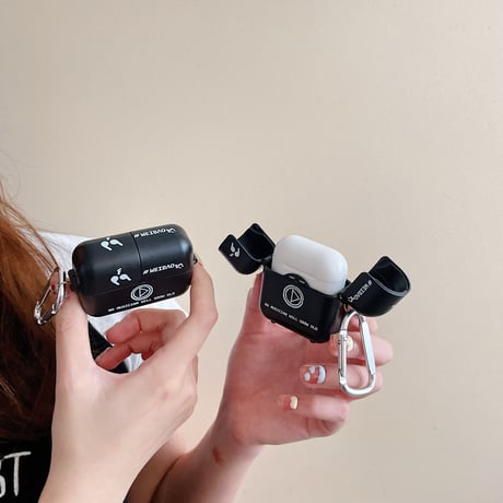 ボタン押すと開ける airpods3ケース 英語文字 airpodsproカバー  フックき  可愛い ギフトにおすすめ ブラックカラー [M2117]