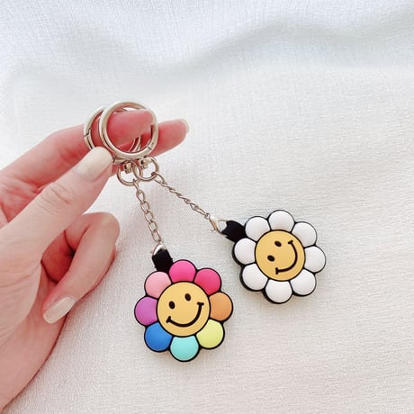 笑顔の花 AirTagケース  sunflower 可愛い エアタグカバー  キーホルダー付きソフトケース 耐久性ありM576