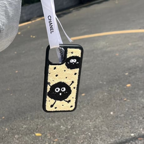 刺繡 モンスター iphone15/15Proケース  かわいい iPhone14/13/12Proカバー 秋冬コーデ ギフトにおすすめ[M3588]