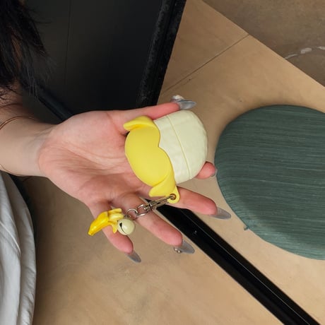 バナナ Airpods4ケース ギフトにおすすめ airpods3/2カバー AirpodsPro2ケース キーチェーン付き かわいい果物デザイン[M5423]