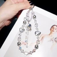 スマホストラップ 高級感 キーチェーンストラップ iPhone17 全機種対応 女子力アップ 人気 艶感 オシャレ 美しい[M5527]