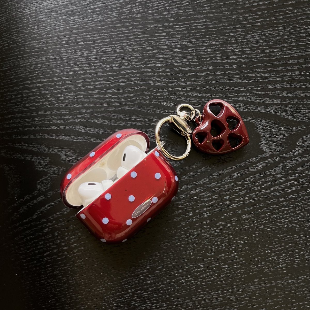 ワインレッド Airpods 4ケース 水玉模様 ハートキーホルダー