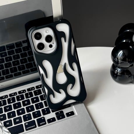放熱 iPhone16pro/15promaxケース 透かし彫り iPhone14promax/13pro/12/11カバー 指紋防止 夏に人気[M4476]