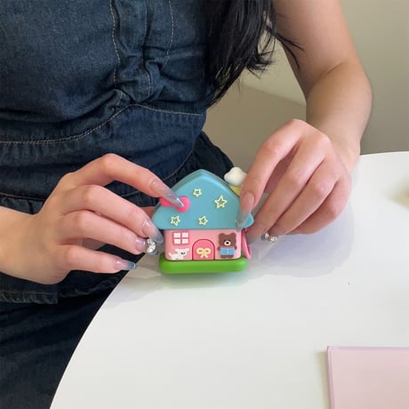可愛い家 Airpods4ケース クマちゃん AirpodsPro2ケース airpods3/2カバー リング付き ギフトにおすすめ 頑丈[M5412]