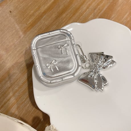 リボン Airpods 4ケース キーチェーン付 AirpodsPro2/Pro1 Airpods3/2カバー シルバー高級感 耐久性ある[M4797]