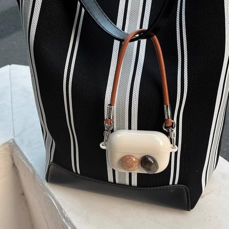 宝石 Airpods 4ケース レザーストラップ付 Airpodspro2/proカバー Airpods3/2 花キー ベージュ色 可愛い[M4933]