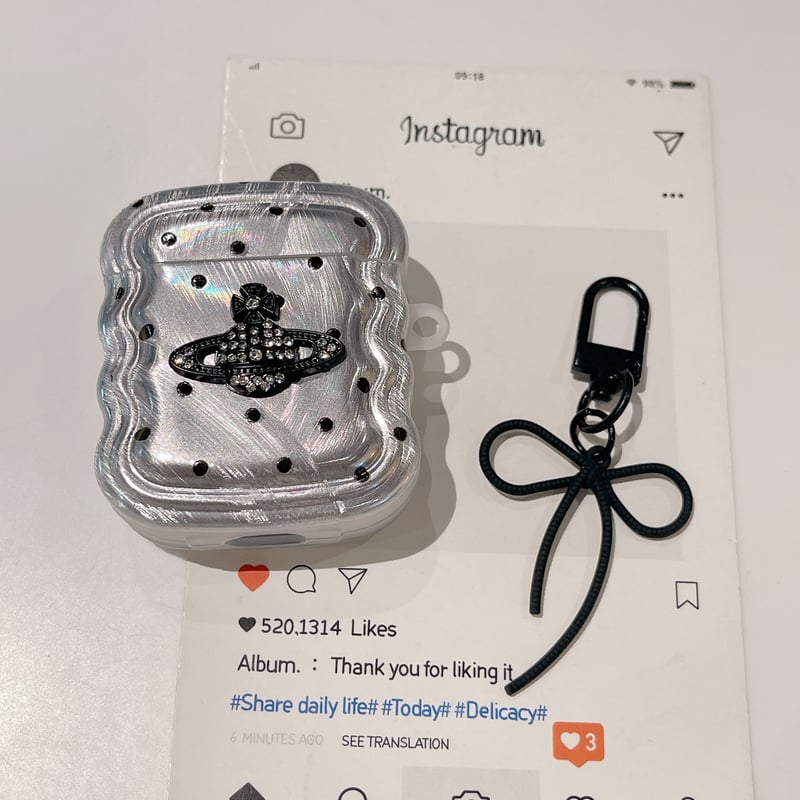 Airpods 4ケース うねうね 水玉模様 ビジューデコ AirpodsPro2/Pro1/