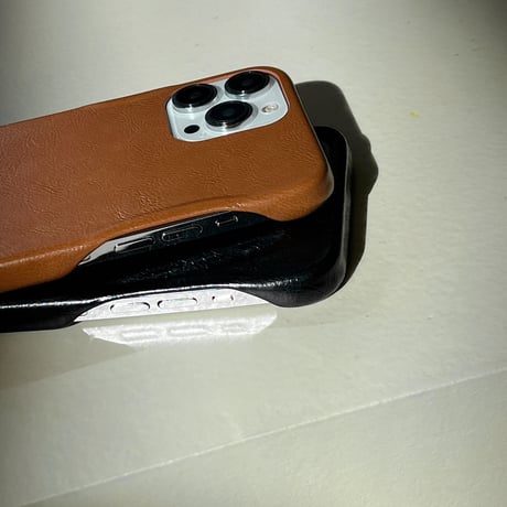 レザー製ストラップ付 iphone14/13ケース シンプル高級感アイフォン12/11カバー ファッション ガールズに人気[M2137]