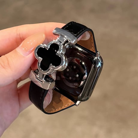 マグネット式 Apple watchバンド クローバー レザー アップルウォッチベルト  series11 10 98 7 6 SE3 SE2  Ultra3/ 2 高級感 耐久性ある[M6150]