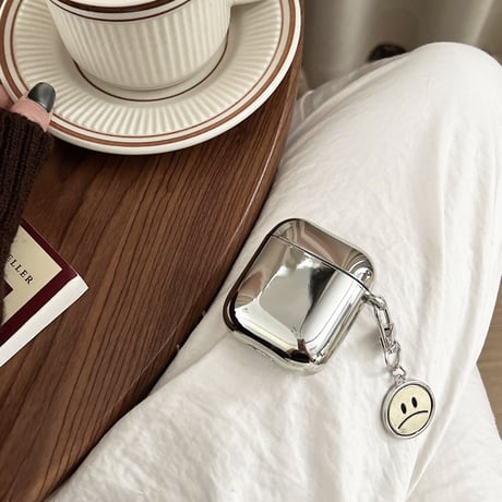 メッキ Airpods 4ケース にこちゃんキーチェーン付 Airpods3/Pro2ケース airpodspro2カバー  艶感 大人可愛い[M5253]