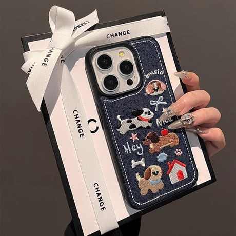 刺繡犬ちゃん iPhone16/16Proケース デニム素材 iPhone15Pro/14/13pro/12ケース 大人可愛い 耐久性[M4722]