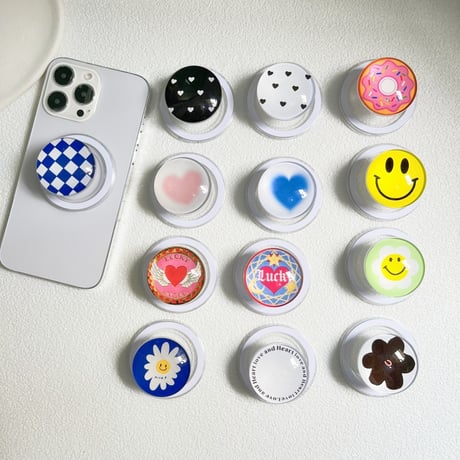 可愛いMagSafe対応スマホグリップ ハート柄/花柄/にこちゃん 磁石グリップ マグネット式スタンド 便利 ギフトに最適[M4404]