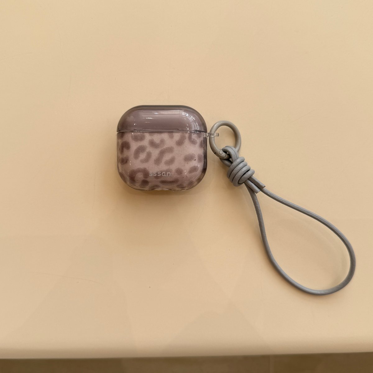 ヒョウ柄 Airpods 4ケース レザーストラップ付 Airpodspro2/pro