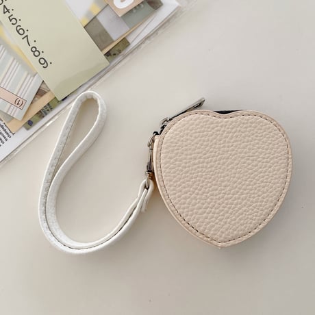 ハート型 小銭入れ AirPodsPro2/第3代ケース レザー ストラップ付  airpods保護カバー 耐久性あり シック ギフトにおすすめ[M3691]