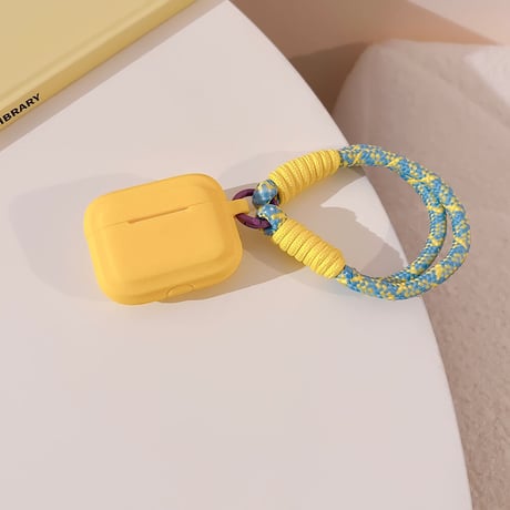 【Airpods 4】ストラップ付 AirpodsPro2ケース  シンプル風  airpods3カバー かわいい お揃い 全面保護 シリコン [M3579]
