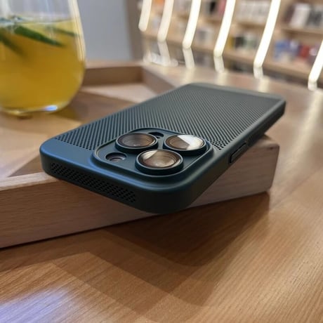 放熱 iPhone15Pro/15ProMaxケース メッシュケース カメラレンズ保護 iPhone14/13/12proカバー 耐衝撃 指紋防止  薄型軽量 [M3569]