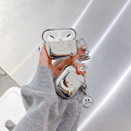【Airpods 4】笑顔 airpodspro2/3ケース 銀色艶あり airpodsプロカバー  チェーン付  かわいい 頑張  ファッション M878