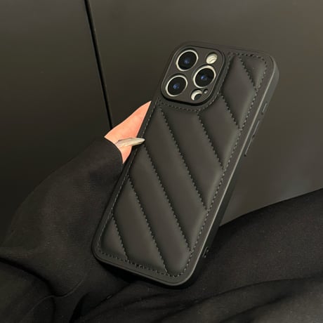 ダウンっぽい iPhone16Pro/16ケース ストラップ付 iPhone15Promax/14/13proカバー 高級感高品質 オシャレ [M4911]