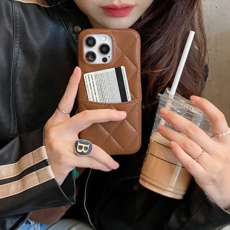 レザーICカード収納 iPhone15/15Proケース キルティング iPhone14Pro/13Proカバー 茶色系 高級感 エレガント ギフトに最適[M3718]
