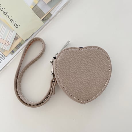 ハート型 小銭入れ AirPodsPro2/第3代ケース レザー ストラップ付  airpods保護カバー 耐久性あり シック ギフトにおすすめ[M3691]