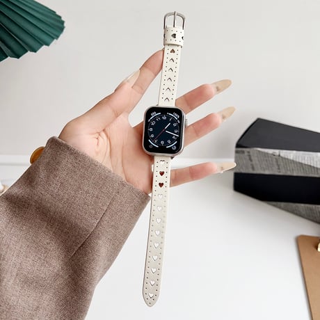 本革 Apple watchベルト 透かし彫り ハート アップルウォッチバンド Ultra series8 7 6 5 4  3 2 SE SE2 高品質高級感[M4885]