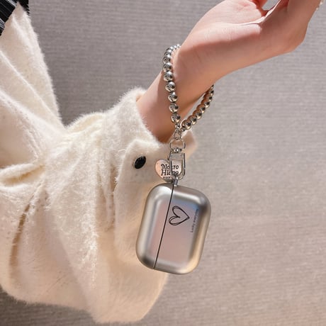 【Airpods 4】シルバーカラー airpods第3世代ケース ハート柄  ストラップ付き エアーポッズプロカバー   指紋/汚れ防止 マット  プレゼントにおすすめ [M1735]