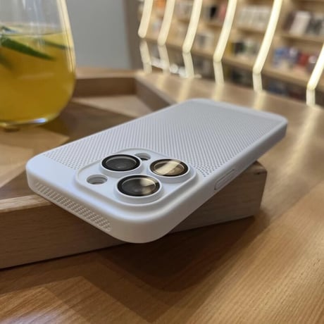 放熱 iPhone15Pro/15ProMaxケース メッシュケース カメラレンズ保護 iPhone14/13/12proカバー 耐衝撃 指紋防止  薄型軽量 [M3569]