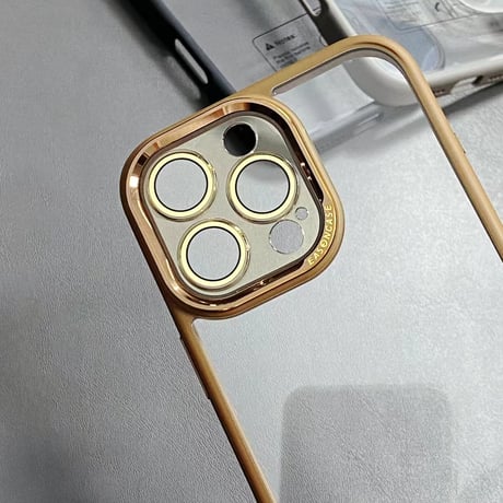 黄ばまない iPhone15/16proケース ガラスレンズフィルム付き iPhone14Pro/13proケース  シンプル高級感 金属ボタン [M3775]