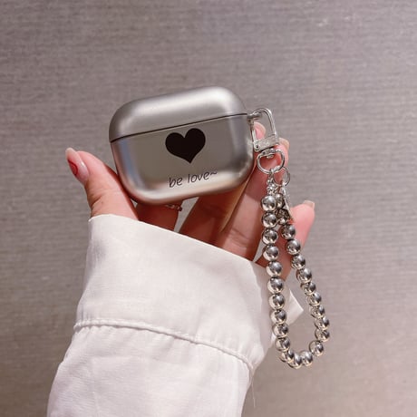 銀色 airpods4/3ケース  黒色ハート柄  チェーン付き エアーポッズプロカバー  マット 指紋/汚れ防止 可愛い   頑丈 [M1734]