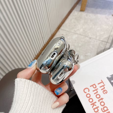 【Airpods 4】銀色 恐竜  airpodspro2/1ケース  dinosaur キーホルダー airpodsカバー チェーン付き 紐掛け 頑丈ツヤあるM395