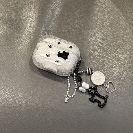 雪で遊ぶ犬ちゃん Airpods4/Pro3ケース 流れ砂入り Airpods 3カバー  AirpodsPro2/1  キーホルダー付 可愛すぎ ギフトにおすすめ [M6072]