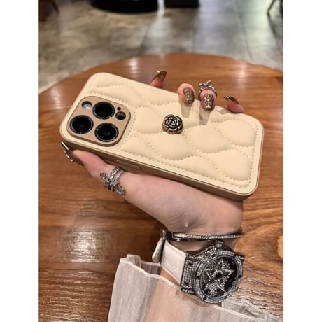 ダウン iphone17/16proケース  金属製花デコ アイフォン15/14/13/12Proカバー  高級感 秋冬ファッション ギフトにおすすめ[M3602]