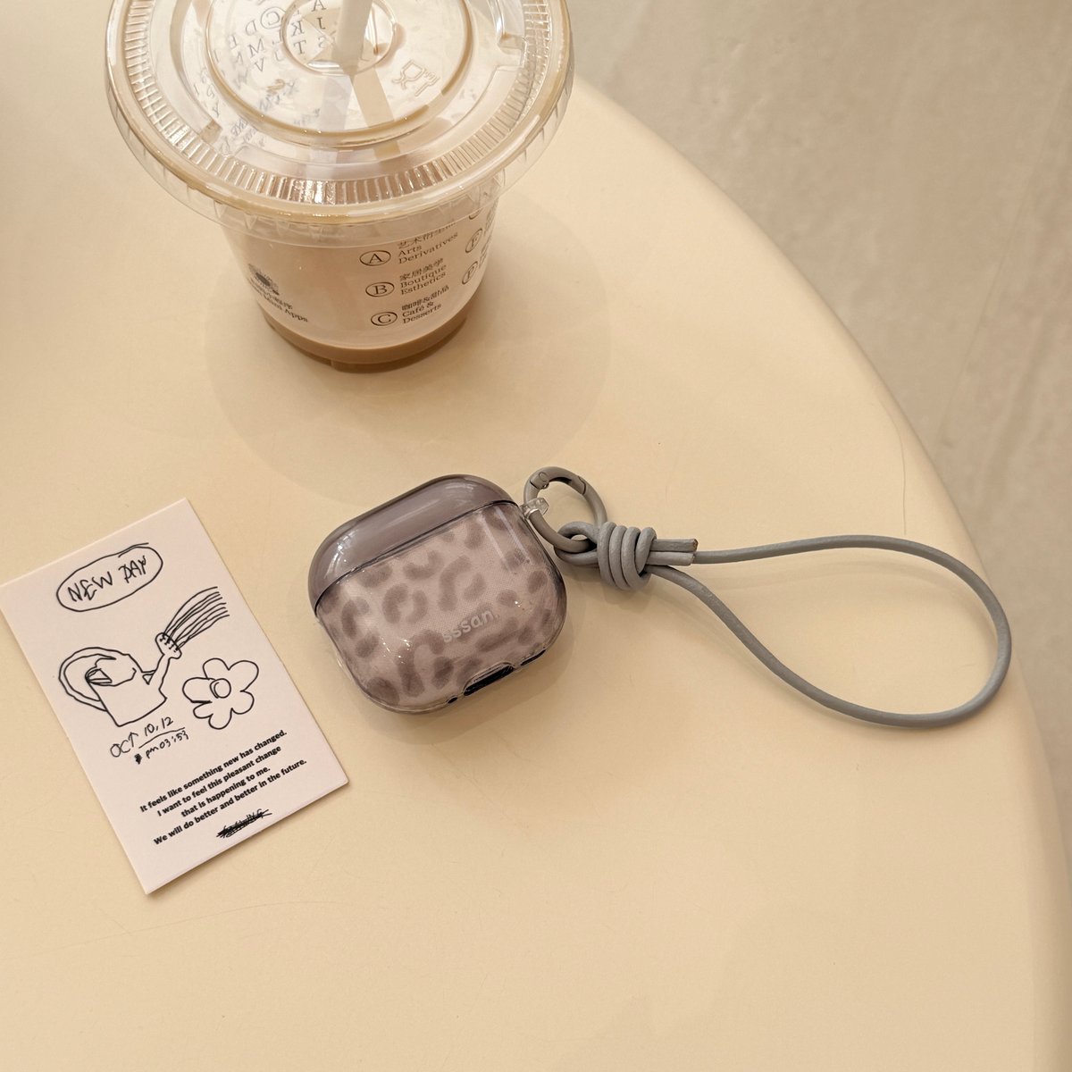 AirPods Pro 本体 ホワイト ヒョウ柄ケース付き AirPods Pro 本体 ホワイト ヒョウ柄ケース付き